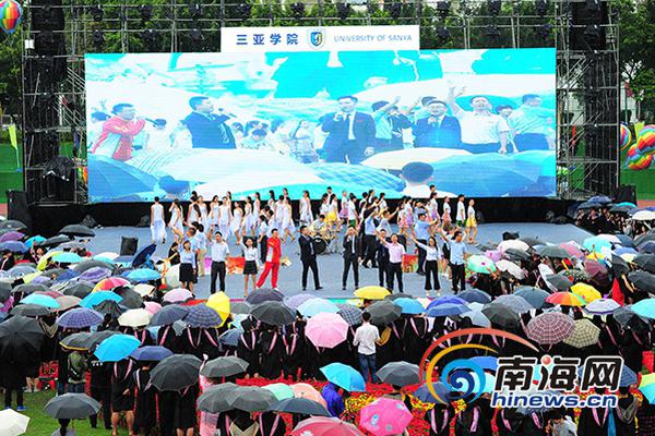 卡帥宣布放棄國足主教練職位：全部精力放在恒大