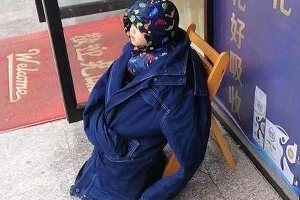 宋慧喬頻繁亮相狂撈金？現身上海捐雕像，半個月上三次熱搜
