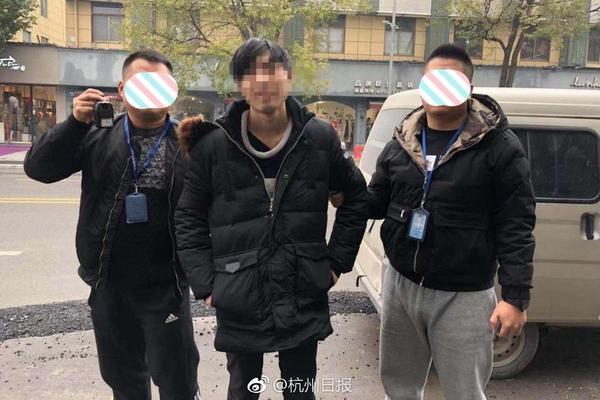 宋慧喬頻繁亮相狂撈金？現身上海捐雕像，半個月上三次熱搜