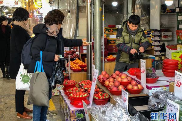 孫女患病，中風老人5天跑十幾個村莊求援，用塑料袋裝鈔票送醫院