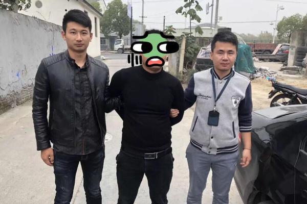 奚夢瑤發(fā)文否認(rèn)是竇驍前女友：同事關(guān)系