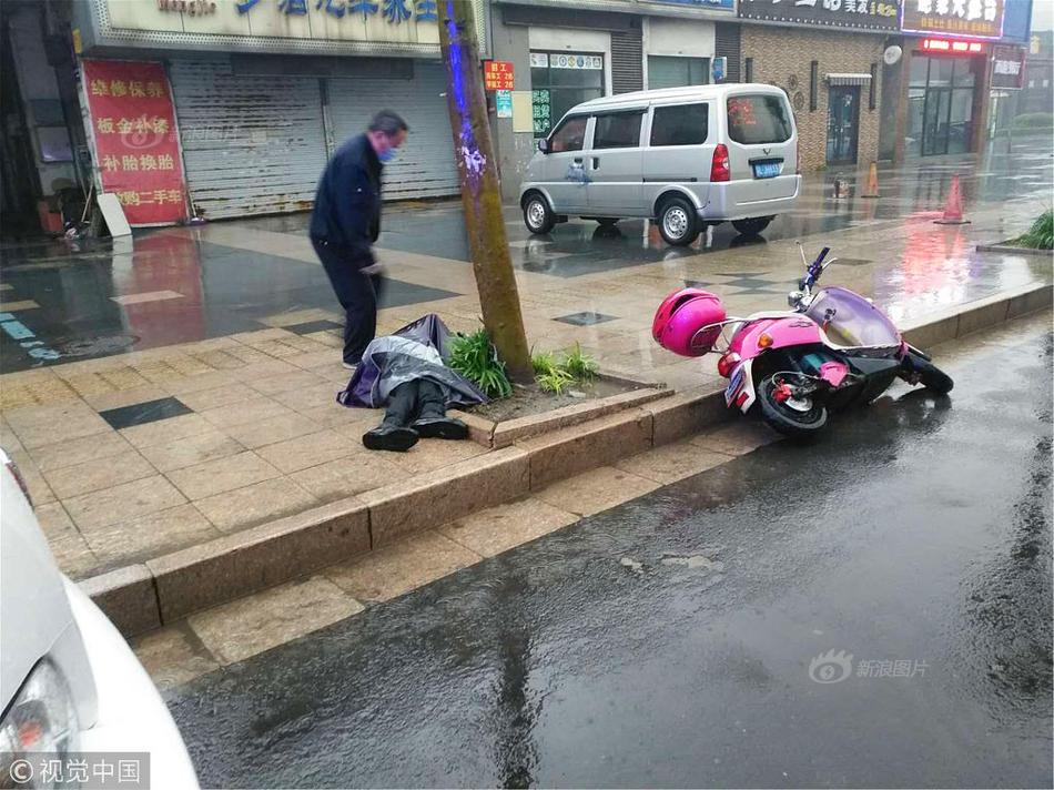 太仙了！蔡依林流“粉色眼淚”秀精致鎖骨
