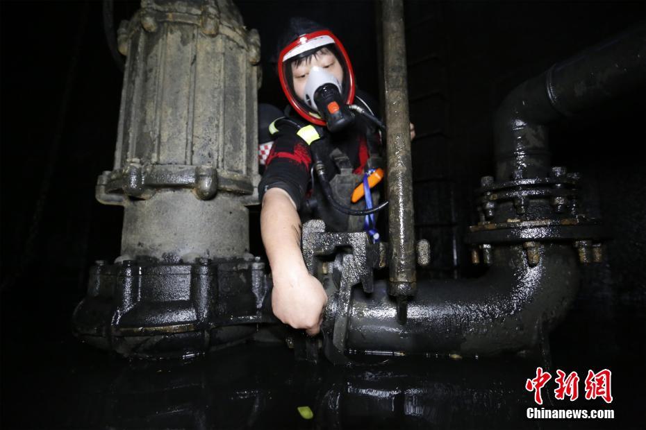 倫敦希思羅機場附近濃煙滾滾
