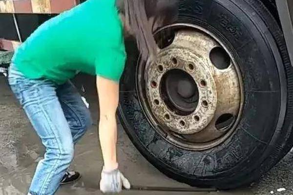 吳磊開心與粉絲打招呼