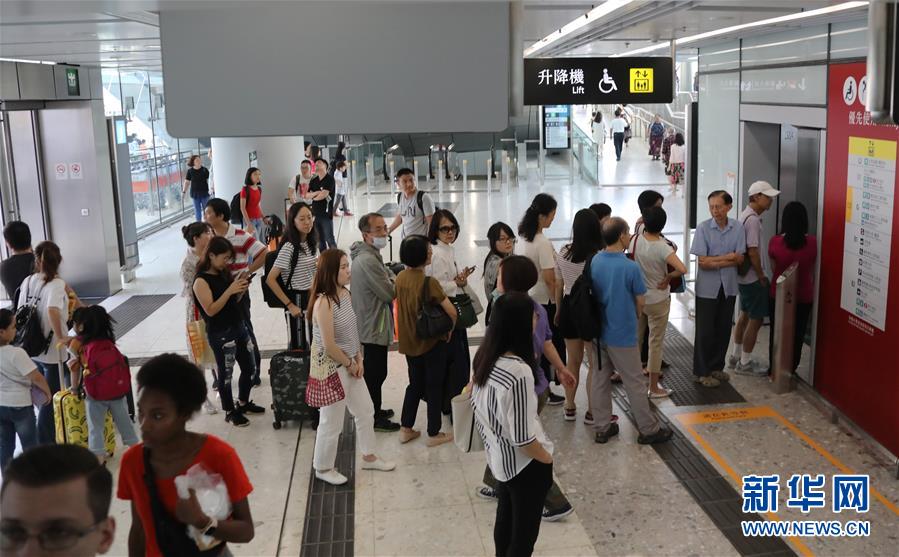 英雄聯(lián)盟IG和SKT大比拼，選手?jǐn)?shù)據(jù)深入對比，近日巔峰對決