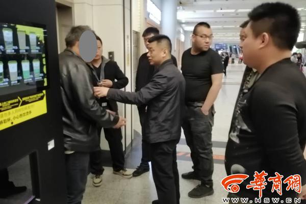 王健林宣布萬達重返足球圈 立足青訓(xùn)振興中國足球