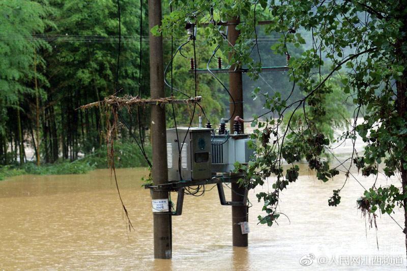 南京珍珠泉，地下泉水冒出似明珠