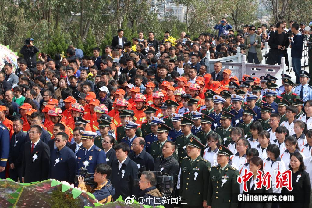 習近平出席第二屆“一帶一路”國際合作高峰論壇紀實