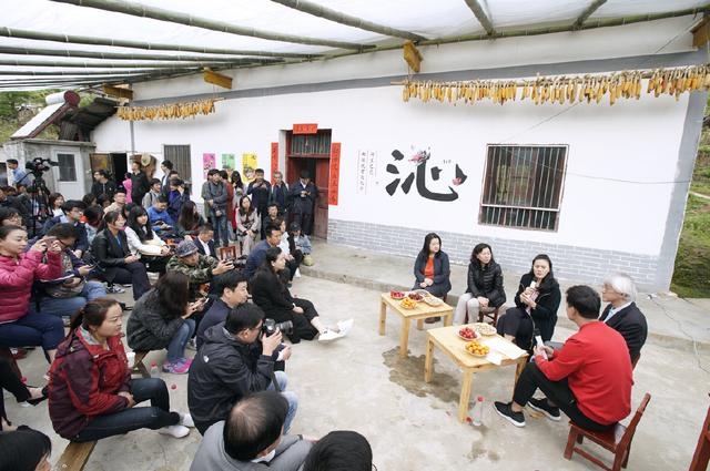弒母案吳謝宇曾到酒吧當男模 疑似其陪酒視頻曝光