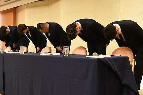 火勇大戰裁判判罰引爭議： 湯神3次防哈登三分成焦點