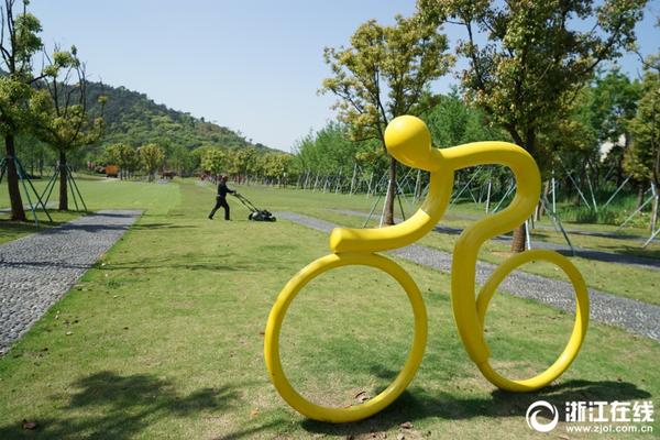 深圳9歲男童遭3只大狗追攆，狗主人全程淡定
