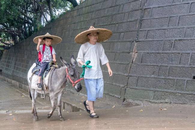 下屬經(jīng)常越級匯報怎么辦？用三三二招數(shù)，打小人與抬自己一舉兩得