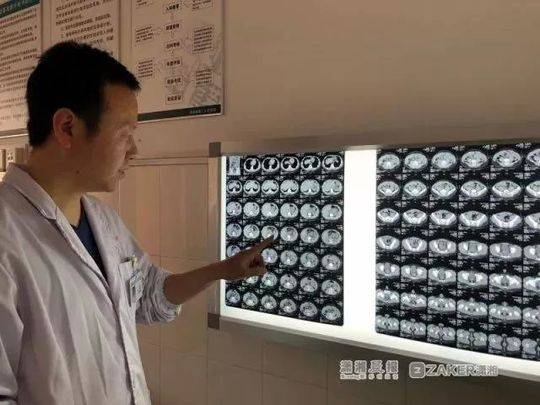 一對“毒鴛鴦”被查秒變戲精 稱“吸毒為了國家”