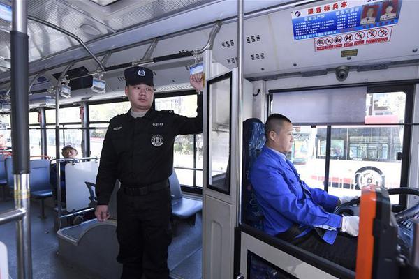 凌煥新少將調任中央軍委紀委副書記