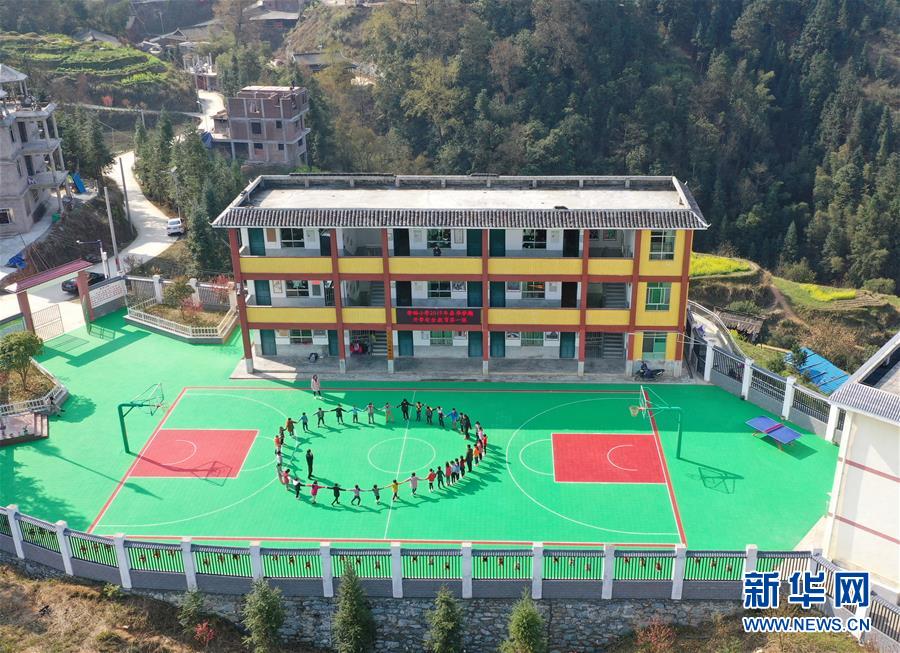 法國“黃背心”:反對警察用催淚彈等非致命性武器