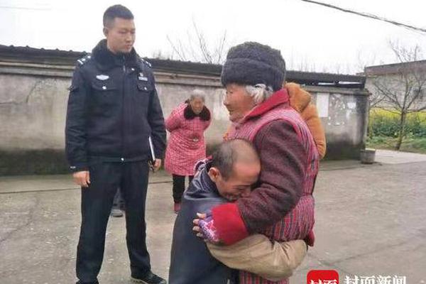 航拍韶關茶園 春季茶農采茶忙