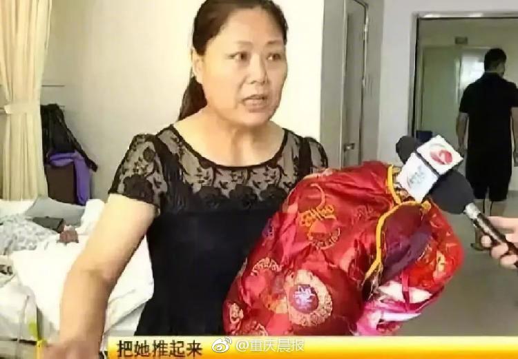 UZI直播用IG冠軍卡莎皮膚