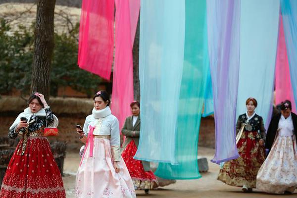 赴韓“低價(jià)團(tuán)”引發(fā)糾紛多 中使館吁游客謹(jǐn)慎選擇