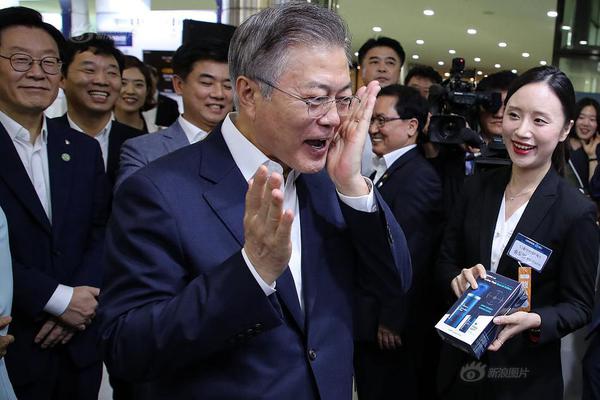 張召忠評印度航母失火事故：拉到大連來修 包治百病