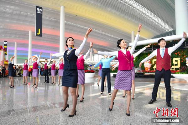 人民幣中間價下調3點 報6.7310