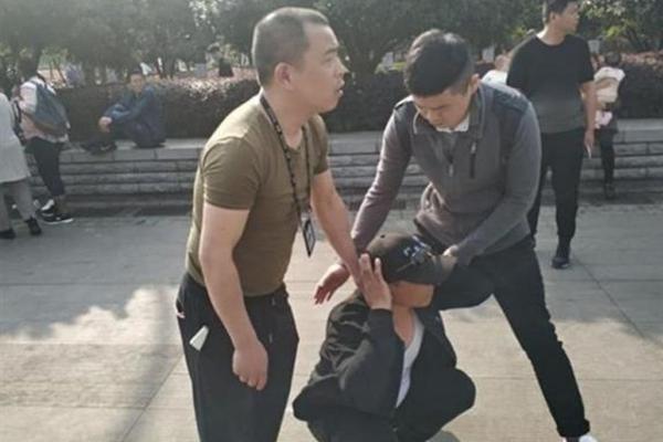 國產(chǎn)航母掛出P字旗 意為“所有人員上船 即將啟航”