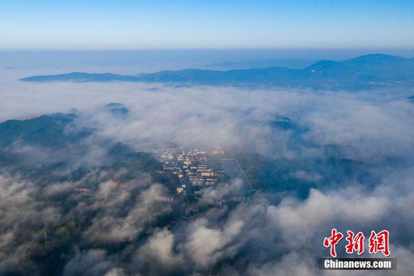 朝鮮天氣預報節目換風格，主持人起身生動解說