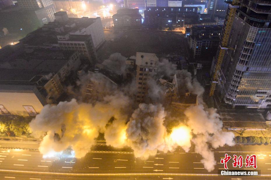攤上大事了！周星馳電影投資人涉嫌非法集資被抓
