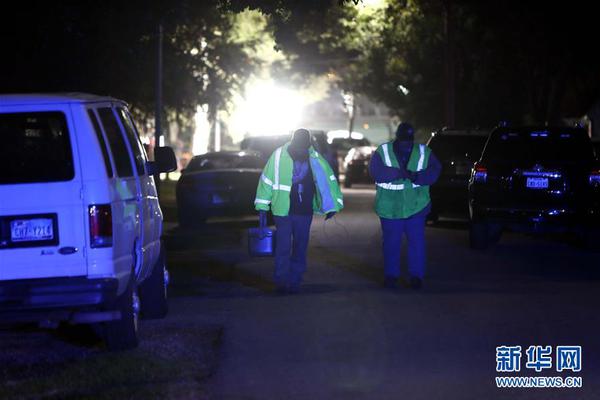 單身男高管在市中心的高級公寓 裝修硬朗品味爆棚