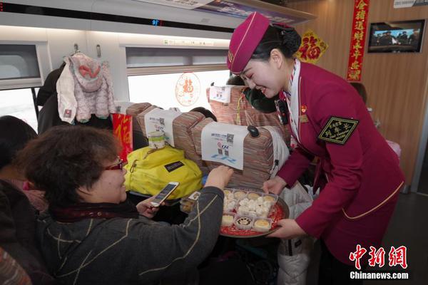 宣萱林峰聚餐喝高賣瘋 網友：古天樂去哪了？
