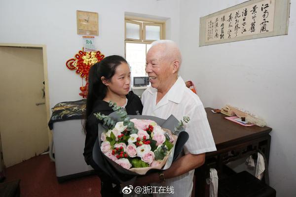 丹帝獨尊：廢材覺醒成天驕