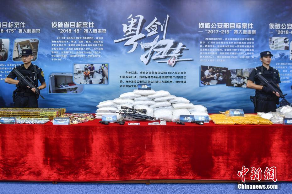 楊紫為張一山送畫卻被嘲臉大