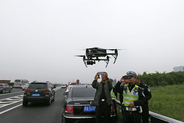 Intel手機基帶往事：因蘋果而始，為蘋果而終