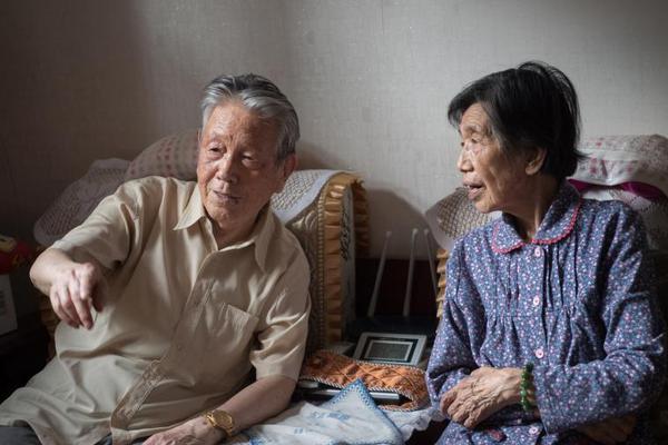 美兩艘軍艦28日通過臺灣海峽？中國外交部回應
