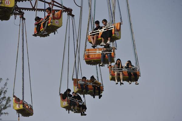 新浪彩通解讀國內(nèi)外彩票行業(yè)內(nèi)幕