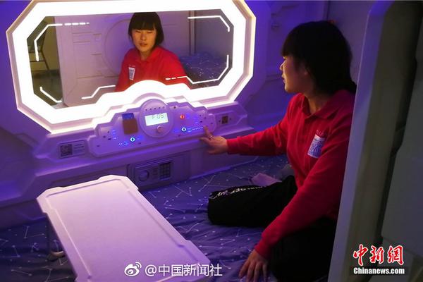國產“特斯拉”亮相，3.4秒破百，一看定價，車友：來一沓
