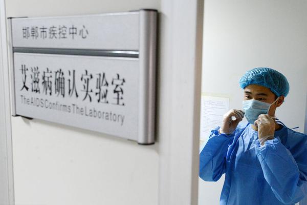 臺網友:做替死鬼還傻笑