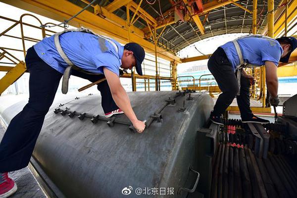 快訊 | 國家衛健委：我國兒童青少年總體近視率達53.6%