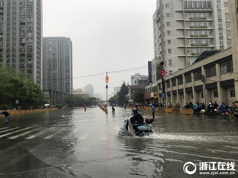 王健林:大連足球必重返亞洲一流 正建專業足球場