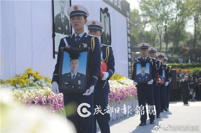 真人黑寡婦？俄羅斯最美女兵出爐:金發及腰 槍法精準
