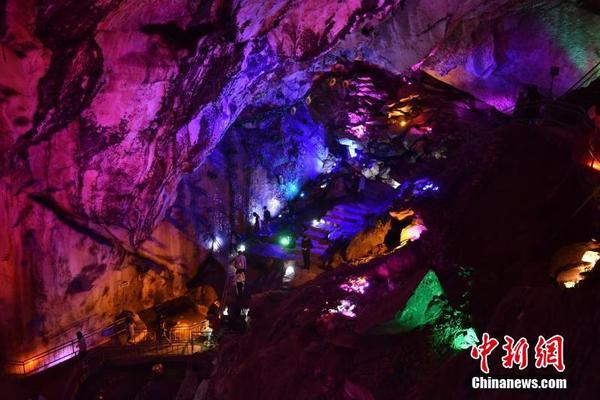 打牌賭博家風不正 甘于被"圍獵"