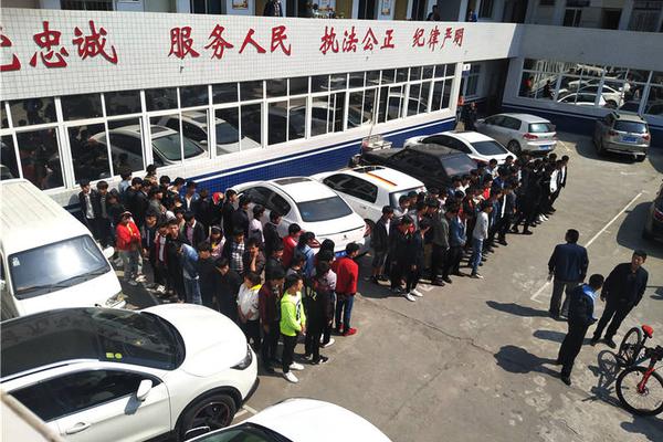 習近平出席第二屆“一帶一路”高峰論壇紀實