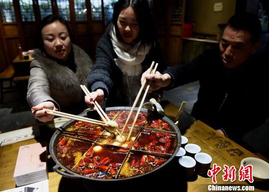 花2億裝修豪宅的卡戴珊 輸給了家里放點鈔機的他