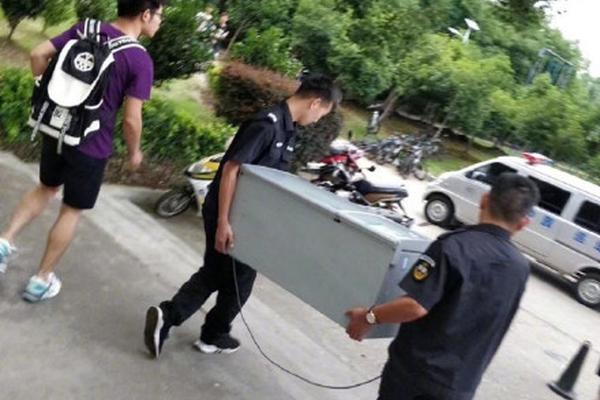 美國(guó)西雅圖起重機(jī)意外墜落 華裔女大學(xué)生被砸身亡