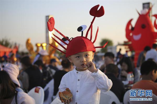 視頻-世乒賽男單頒獎儀式 馬龍捧起圣勃萊德杯