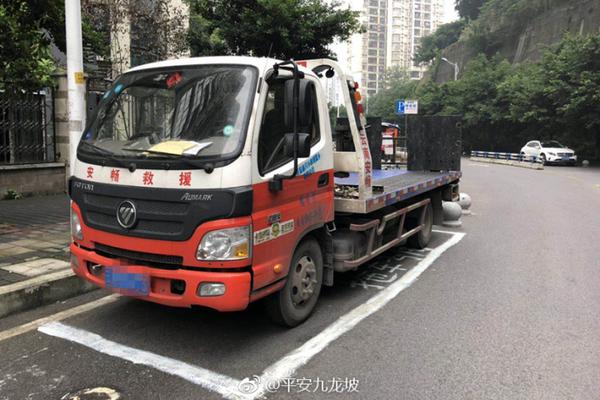 阿圭羅破門曼城1-0伯恩利 奪冠在望