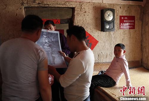 GIF：爹回來啦！爹回來啦！