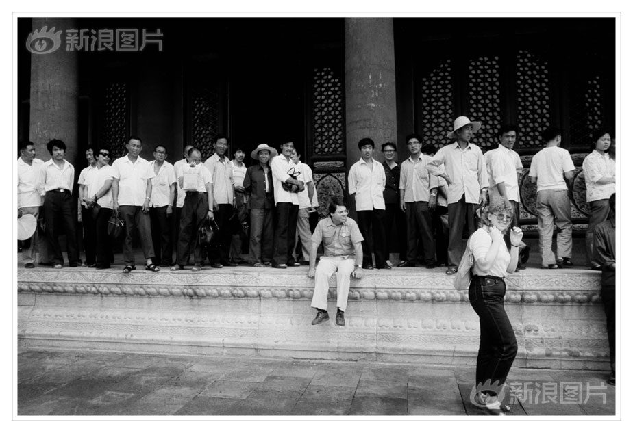 郭碧婷穿長裙扎麻花辮滿臉幸福