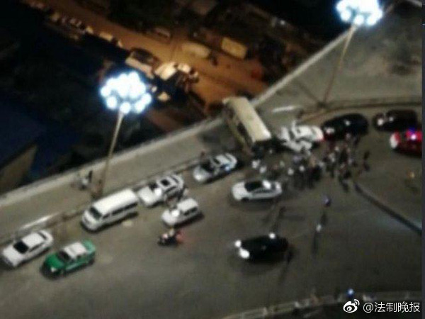 比亞迪唐連撞數車致一死五傷，司機五問比亞迪：剎車為何失效？