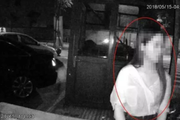 裁判承認漏吹4次犯規!火箭少12分