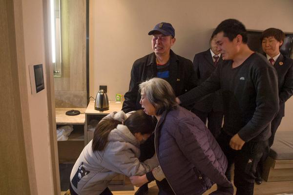 中超漫畫：國安7連勝創紀錄 三外援上演帽子戲法